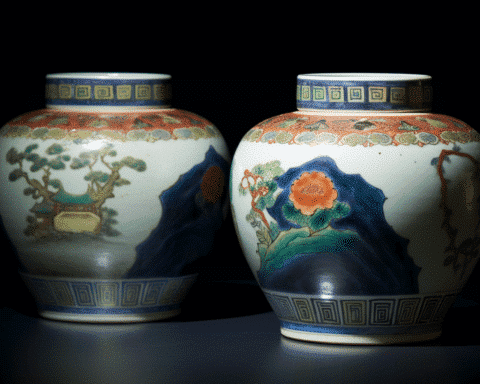 antique-qing-dynasty-jars-acquired-for-$25-at-thrift-store-sell-for-more-than-$74,000