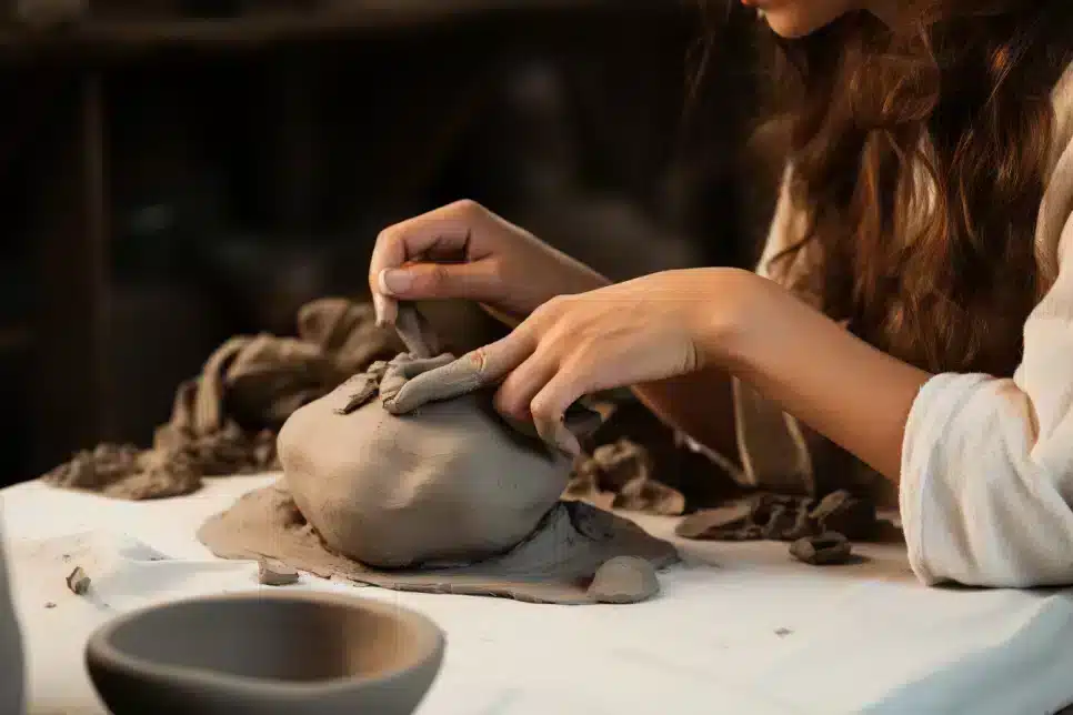 Art-in-the-Face-of-Tragedy:-Daria-Koltsova's-Poignant-Clay-Tribute-to-Child-Victims-of-Conflict