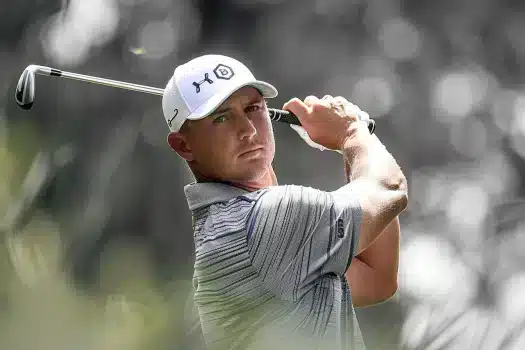 Bryson-DeChambeau-Owns-Up-to-"Par-67"-Comments-as-He-Leads-at-Storm-Delayed-Masters