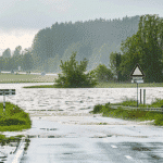 hochwasser-in-deutschland-bahn,-straßen,-menschen-betroffen