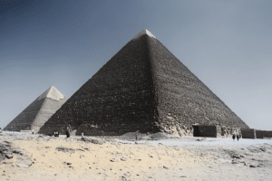 Dog-on-Ancient-Pyramid-Captures-Hearts-Around-the-Globe